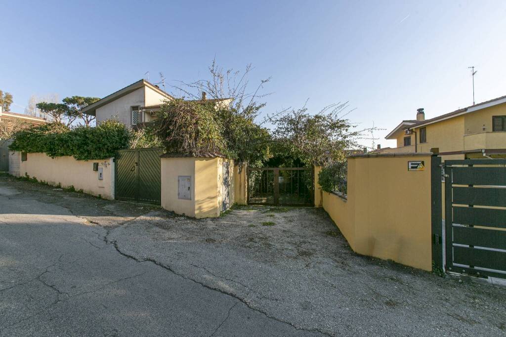 Posto macchina - Villa via Diana, 12, Anzio - foto 2