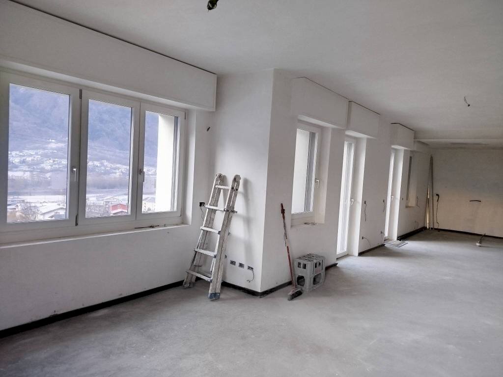 Soggiorno - Appartamento via Berbenno, 450, Berbenno di Valtellina - foto 3