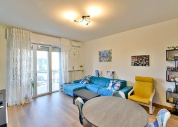 Camera da letto - Trilocale via Dante Alighieri, 28, Lurago d'Erba - foto 2