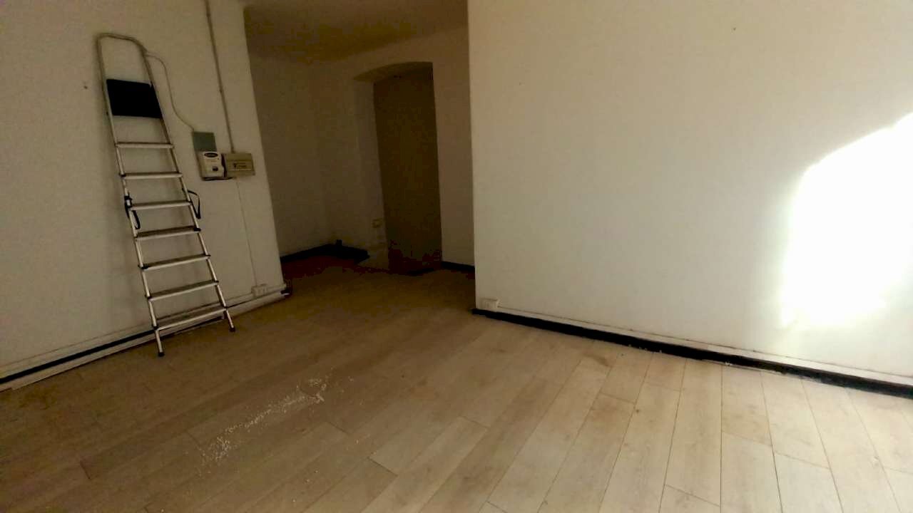 locale commerciale in affitto genova centro piazza - Shop Piazza del Cavalletto, 7r, Genova - photo 1