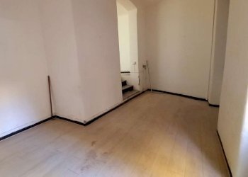 locale commerciale in affitto genova centro piazza - Shop Piazza del Cavalletto, 7r, Genova - photo 2