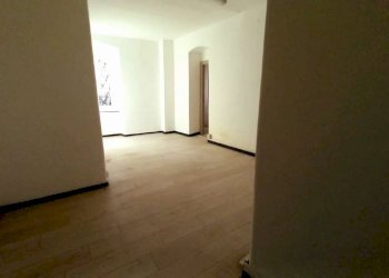 locale commerciale in affitto genova centro piazza - Shop Piazza del Cavalletto, 7r, Genova - photo 3