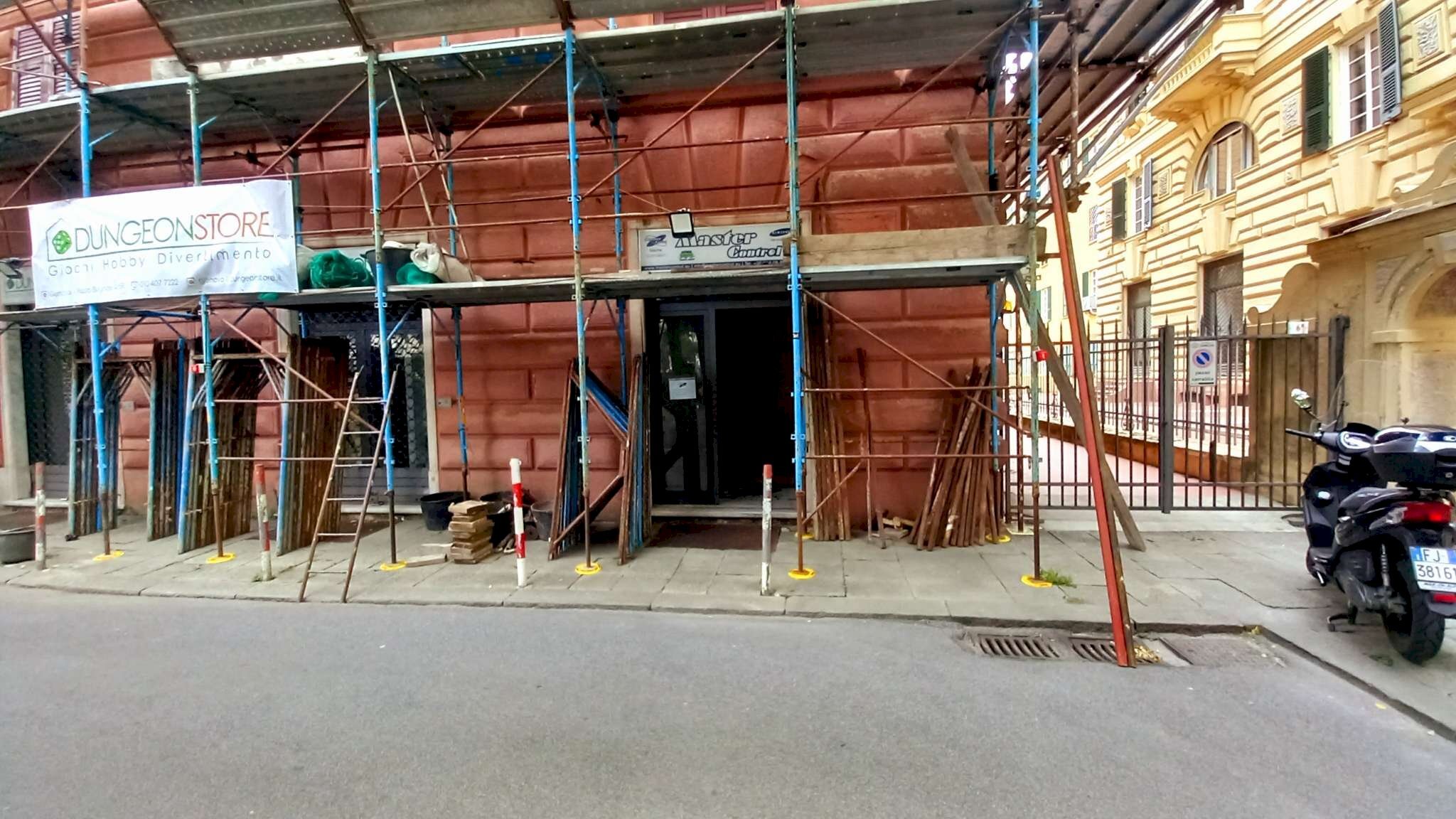 locale commeciale affitto piazza brignole (4) - Locale Commerciale Piazza Brignole, 6r, Genova - foto 1