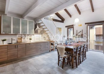 Cucina - Casa indipendente via Vittorio Veneto, Castell'Alfero - foto 2