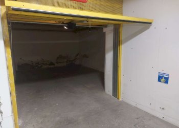 autorimessa - Box via Dei Bersaglieri, Bologna (zona Centro Storico) - foto 1