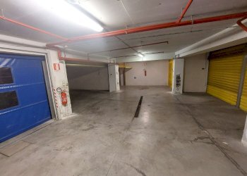 ingresso monta auto - Box via Dei Bersaglieri, Bologna (zona Centro Storico) - foto 3