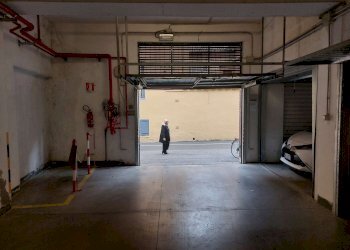 ingresso garage - Box via Dei Bersaglieri, Bologna (zona Centro Storico) - foto 5