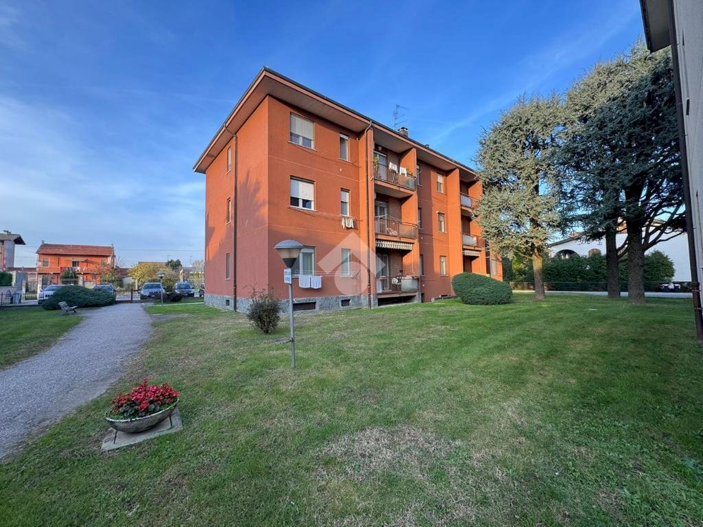 Three-room apartment Via XXIV Aprile, Galliate - photo 1