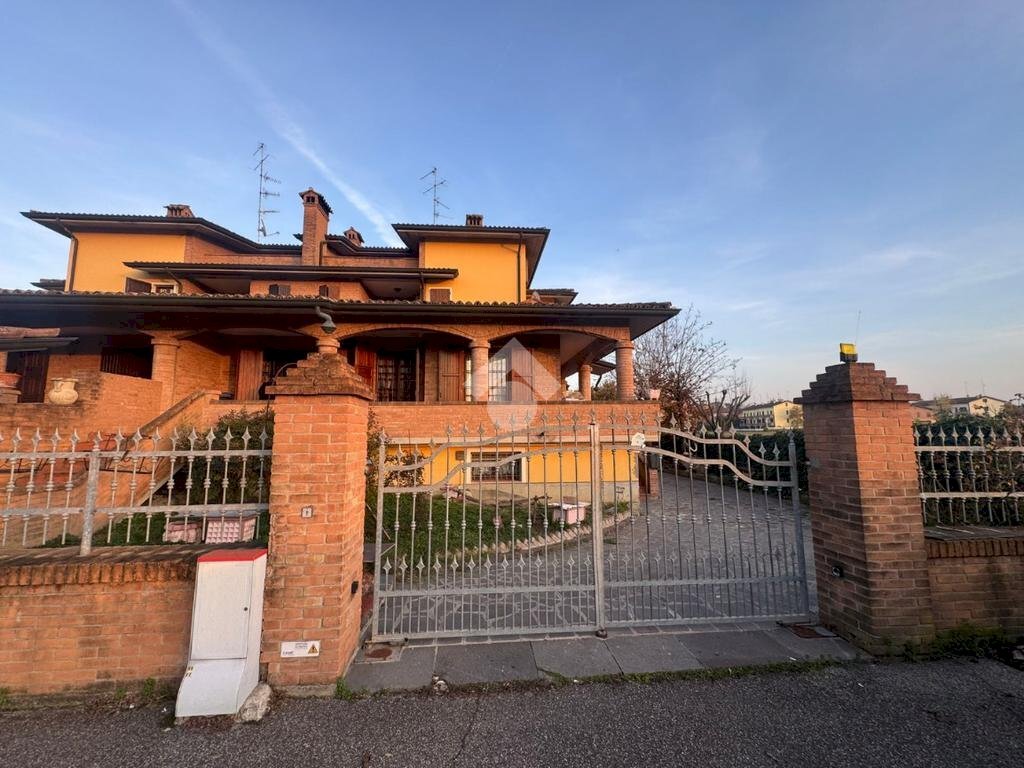 Porzione di casa Via Gaio Valerio Catullo, Reggio nell'Emilia - foto 1