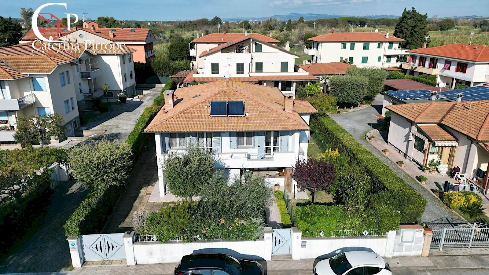 Foto 2 - Villa via Carlo Ginori
 
10, Cecina - foto 2