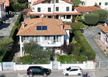 Foto 1 - Villa via Carlo Ginori
 
10, Cecina - foto 1