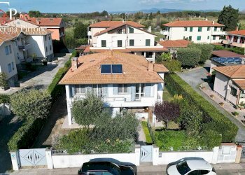 Foto 2 - Villa via Carlo Ginori
 
10, Cecina - foto 2