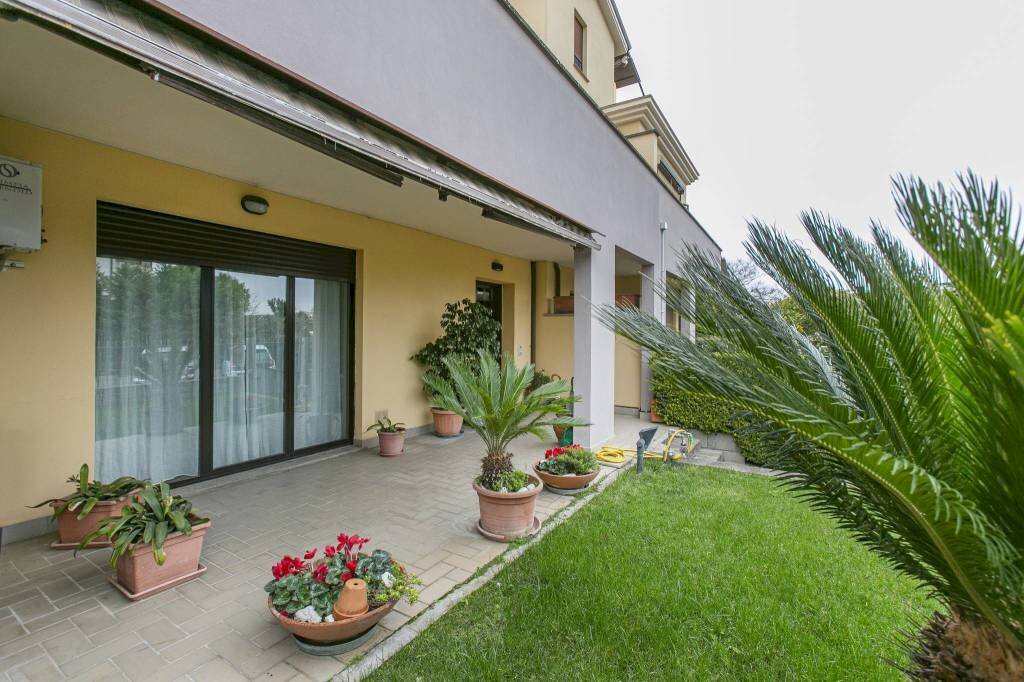 Giardino - Villa via dei Mughetti, 7, Nettuno - foto 1