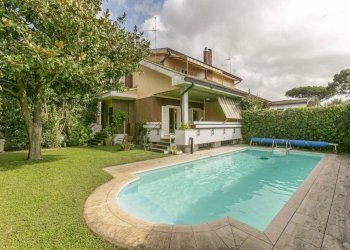 Piscina - Villa via dei Garofani, 4, Anzio - foto 1