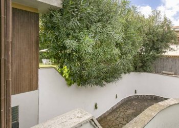 Cortile interno - Villa via dei Garofani, 4, Anzio - foto 25