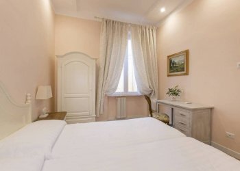 Camera da letto - Four-room apartment via Collina, 24, Roma (neighborhood Centro Storico) - photo 1