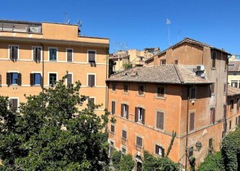 Vista - Two-room apartment piazza de' Renzi, 13, Roma (neighborhood Trastevere) - photo 5