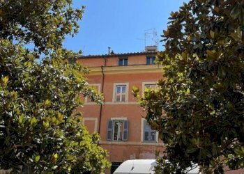 Cortile interno - Two-room apartment piazza de' Renzi, 13, Roma (neighborhood Trastevere) - photo 12
