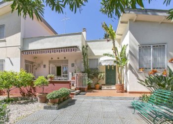 Facciata - Villa via dei Ciclopi, 7, Anzio - foto 3