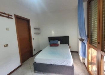 Camera da letto - Monolocale via Fratelli Bandiera, 29, Pomezia - foto 7