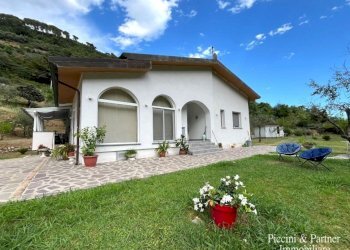 01.jpg - Villa Via Giovan Pietro Vitali, Massa - foto 1