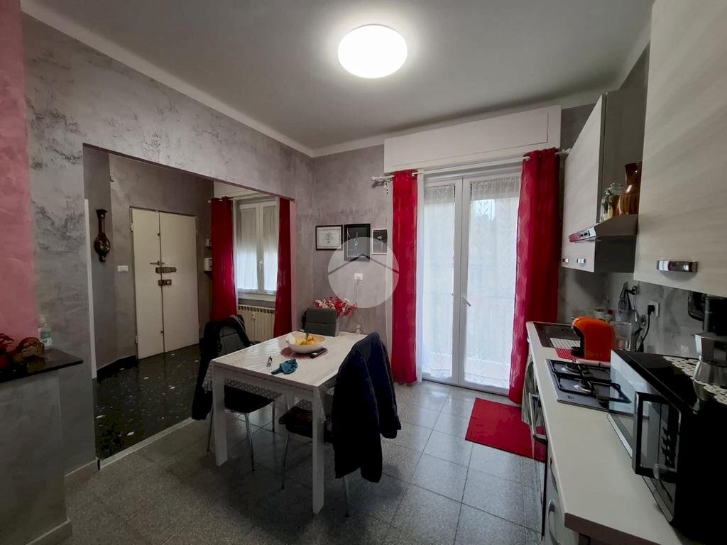 Four-room apartment Via Sergio Piombelli, Genova (neighborhood Certosa) - photo 3