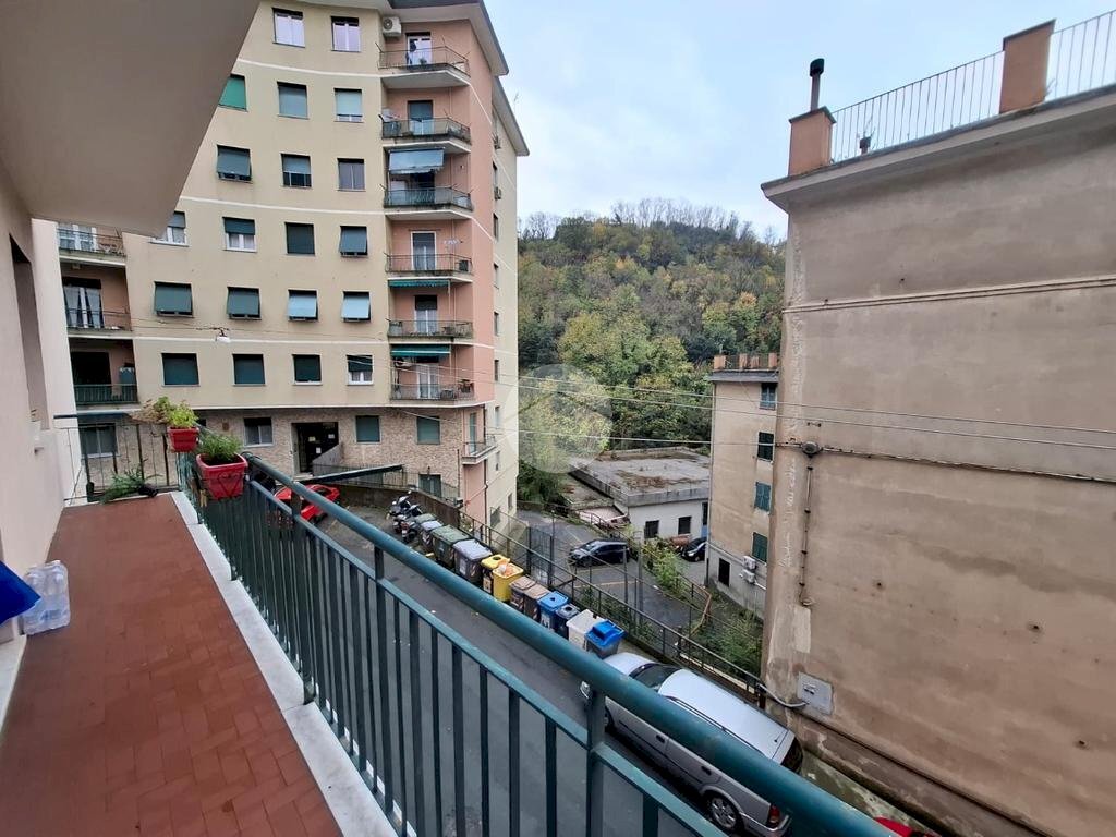 Four-room apartment Via Sergio Piombelli, Genova (neighborhood Certosa) - photo 1