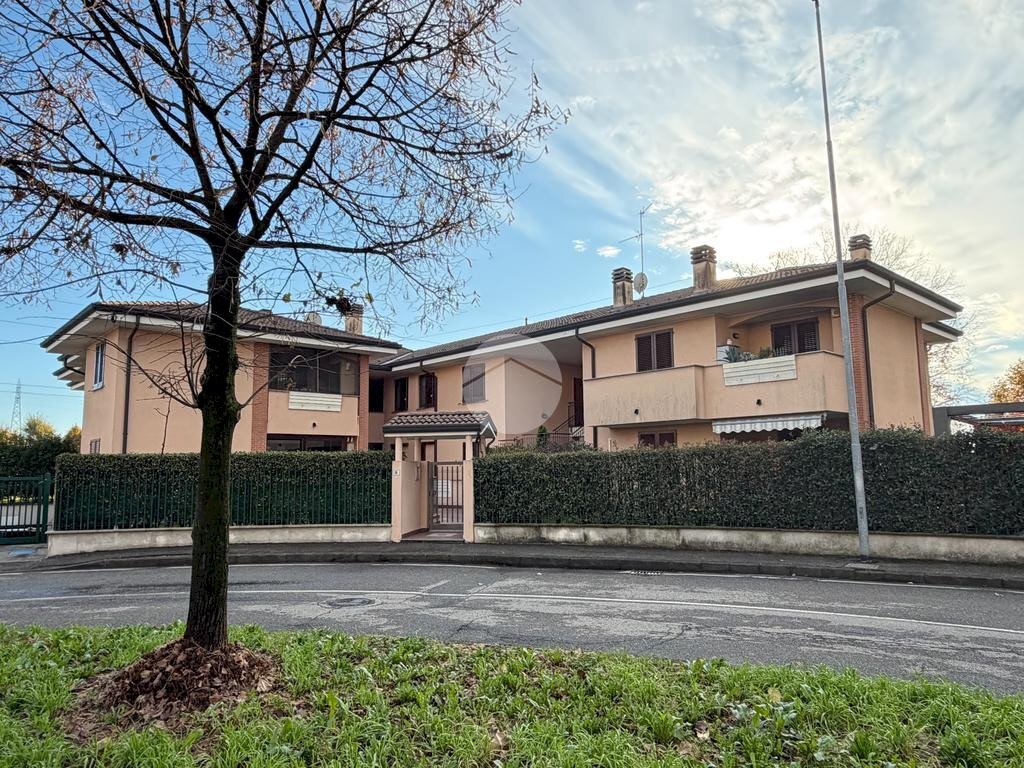 Two-room apartment Via Sandro Pertini, Cambiago - photo 1