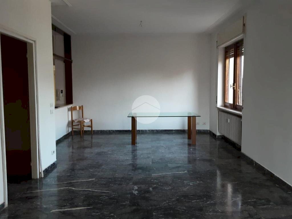 Appartamento Viale Santuario, Valenza - foto 1