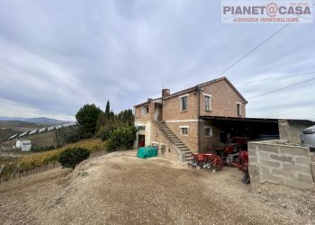 Foto 1 - Rustico via monte sibilla, Monsampolo del Tronto - foto 1