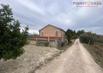 Foto 2 - Rustico via monte sibilla, Monsampolo del Tronto - foto 2