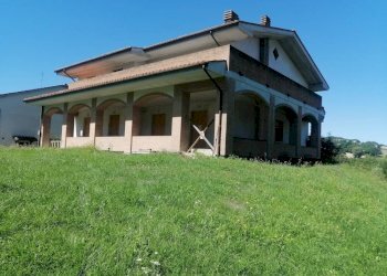 Foto 1 - Villa via del mare
 
snc, Frontone - foto 1