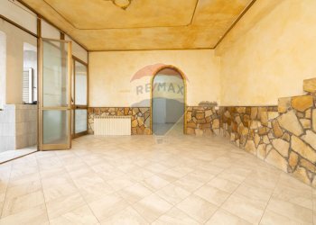 Stanza vuota - Casa indipendente via E. A. Mario 1 Trav.
 
12, Casoria - foto 8