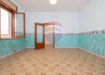 Stanza vuota - Casa indipendente via E. A. Mario 1 Trav.
 
12, Casoria - foto 18