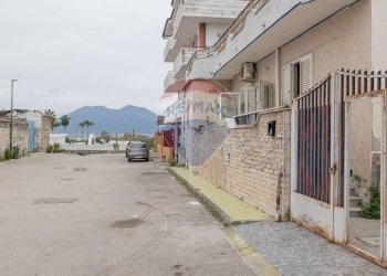 Edificio all\'aperto - Casa indipendente via E. A. Mario 1 Trav.
 
12, Casoria - foto 27