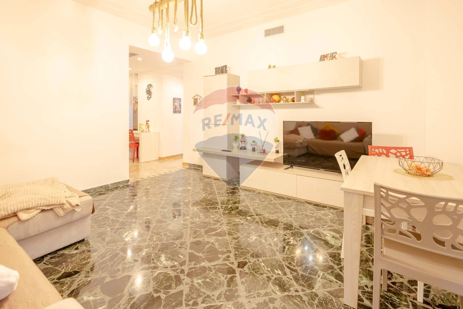 Sala da pranzo - Three-room apartment Via Carrara
 
29, Bitonto - photo 2