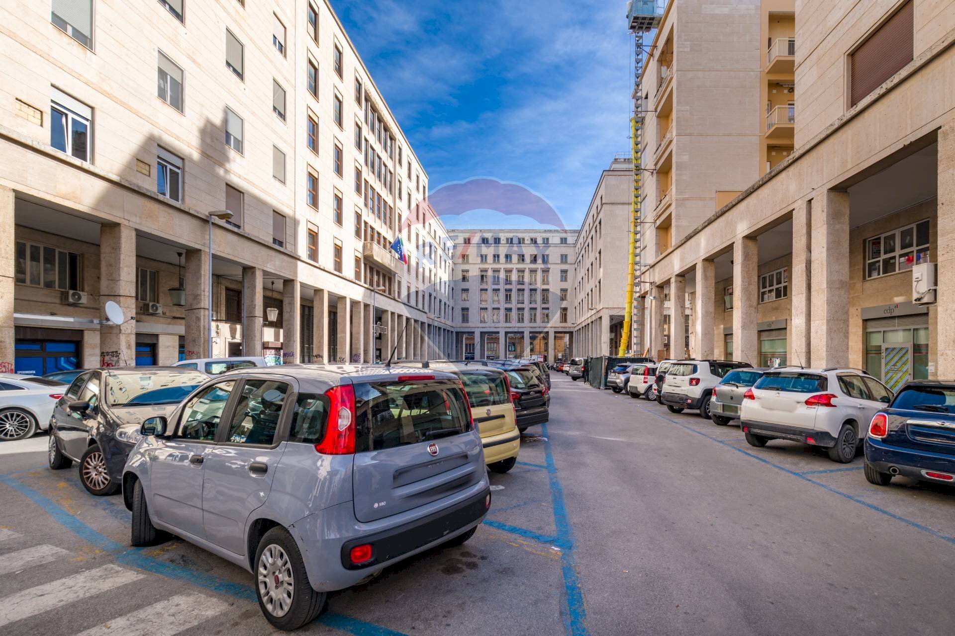 Edificio all\'aperto - Locale Commerciale Piazzale Ungheria
 
38, Palermo - foto 2