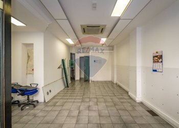 Stanza vuota - Locale Commerciale Piazzale Ungheria
 
38, Palermo - foto 4