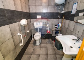 Bagno - Locale Commerciale Piazzale Ungheria
 
38, Palermo - foto 5