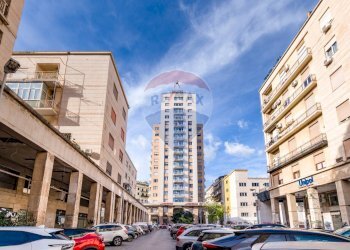 Edificio all\'aperto - Locale Commerciale Piazzale Ungheria
 
38, Palermo - foto 8