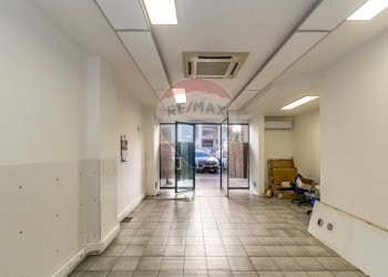 Ricezione / Lobby - Locale Commerciale Piazzale Ungheria
 
38, Palermo - foto 11