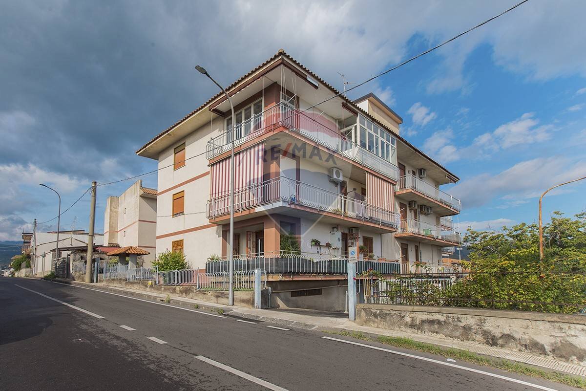 Edificio all\'aperto - Appartamento Via Marina
 
125, Fiumefreddo di Sicilia - foto 1