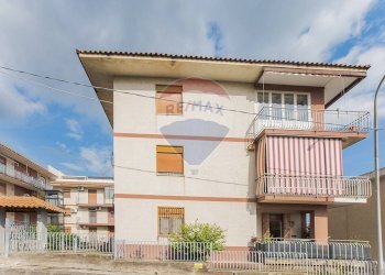 Edificio all\'aperto - Appartamento Via Marina
 
125, Fiumefreddo di Sicilia - foto 2