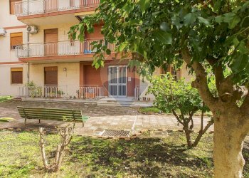 Edificio all\'aperto - Appartamento Via Marina
 
125, Fiumefreddo di Sicilia - foto 6