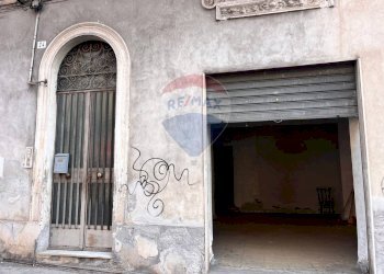 Edificio all\'aperto - Locale Commerciale Via Vincenzo Casagrandi
 
24, Catania - foto 3