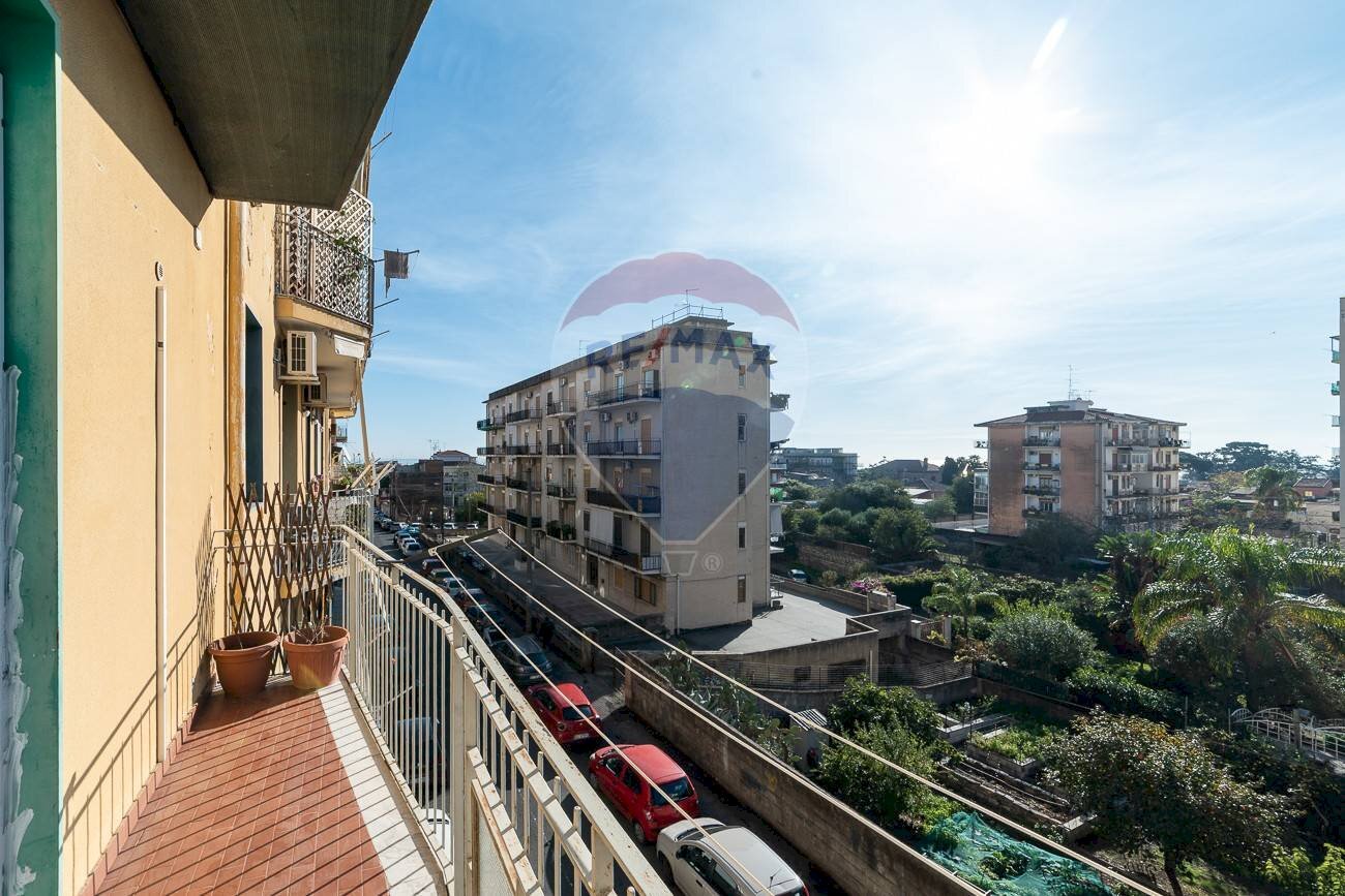 Balcone - Apartment Via Antonello Da Messina
 
13, Catania - photo 1