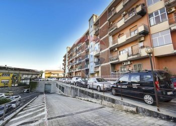 Edificio all\'aperto - Box Via Generale Di San Marzano
 
18, Catania - foto 4