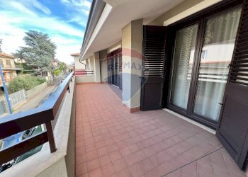 Balcone - Quadrilocale Via Delle Rimembranze
 
32, Pedara - foto 7