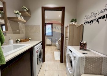 Lavanderia - Quadrilocale Via Delle Rimembranze
 
32, Pedara - foto 9