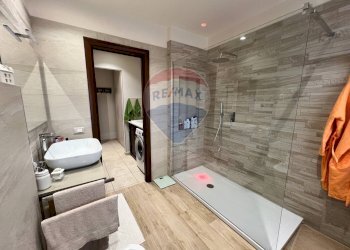 Bagno - Quadrilocale Via Delle Rimembranze
 
32, Pedara - foto 11